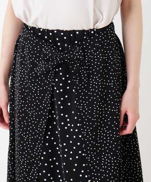 SHOO・LA・RUE（シューラルー）の「◆ラップ風Aラインドットスカート（スカート・レディース・ブラック系5/ネイビー系5・00）」の6枚目の写真