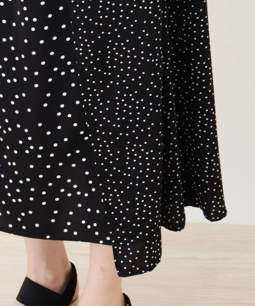 SHOO・LA・RUE（シューラルー）の「◆ラップ風Aラインドットスカート（スカート・レディース・ブラック系5/ネイビー系5・00）」の7枚目の写真