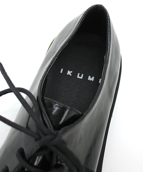 i（アイ）の「SQUARE SHOES（パンプス・レディース・ホワイト/ブラック・LARGE/MEDIUM/SMALL/26/28/27）」の5枚目の写真