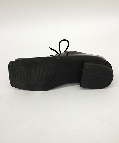 i（アイ）の「SQUARE SHOES（パンプス・レディース・ホワイト/ブラック・LARGE/MEDIUM/SMALL/26/28/27）」の8枚目の写真