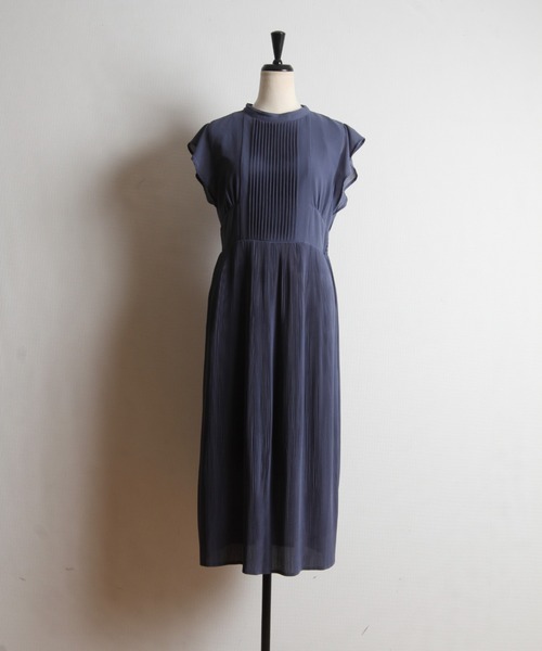 &. NOSTALGIA(アンドドットノスタルジア)の「ピンタックプリーツロングワンピース(ワンピース・レディース・ブラック/グレイッシュブルー・FREE)」の19枚目の写真