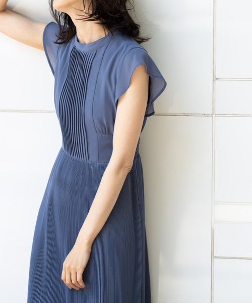 &. NOSTALGIA(アンドドットノスタルジア)の「ピンタックプリーツロングワンピース(ワンピース・レディース・ブラック/グレイッシュブルー・FREE)」の5枚目の写真