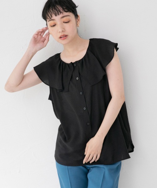 LOWRYS FARM（ローリーズファーム）の「フリルブラウスノースリーブ　952515（シャツ/ブラウス・レディース・ブラック/アイボリー/パープル/グリーン・FREE）」の2枚目の写真