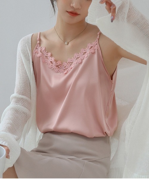 Coo+i（クーイ）の「サテンシルクキャミソール（キャミソール・レディース・ベージュ/ホワイト/ブラック/ブルー/グリーン/ピンク・FREE）」の6枚目の写真