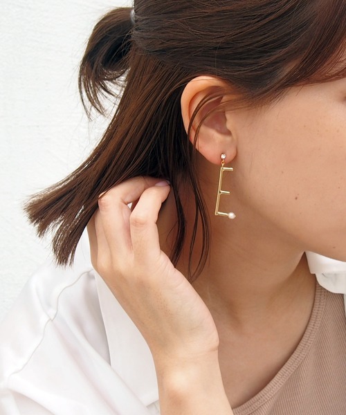 SALON（サロン）の「【 SALON / サロン 】 オリジナル手書き風イニシャル アシンメトリーピアス ★（ピアス（両耳用）・レディース・A/C/E/H/K/M/N/R/S/T/Y・FREE）」の15枚目の写真