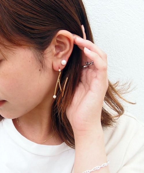 SALON（サロン）の「【 SALON / サロン 】 オリジナル手書き風イニシャル アシンメトリーピアス ★（ピアス（両耳用）・レディース・A/C/E/H/K/M/N/R/S/T/Y・FREE）」の19枚目の写真