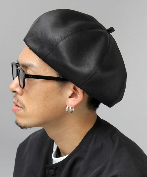 Mr.COVER(ミスターカバー)の「Mr.COVER / ミスターカバー / 日本製 / ポリレザー ボリュームシルエット パネルベレー / ベレー帽(ハンチング/ベレー帽・メンズ・ブラック・FREE)」の1枚目の写真