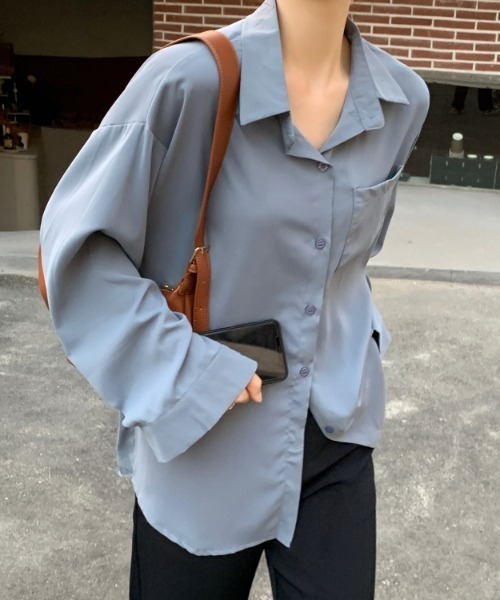 yuue' ( wear )（ユーイ）の「オーバーサイズ シンプルロングスリーブシャツ（シャツ/ブラウス・レディース・ホワイト/ベージュ/ブルー・FREE）」の2枚目の写真