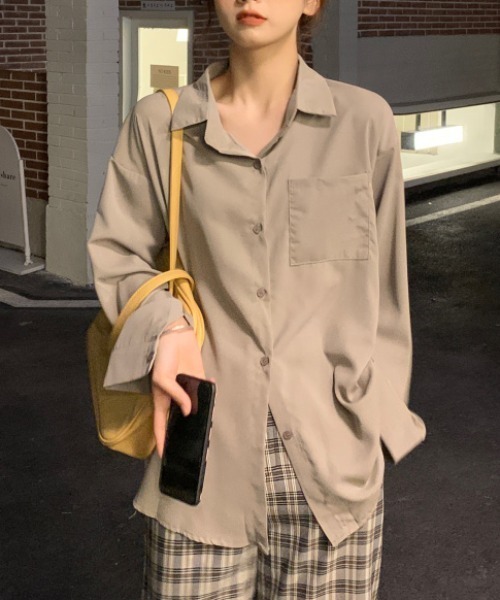 yuue' ( wear )（ユーイ）の「オーバーサイズ シンプルロングスリーブシャツ（シャツ/ブラウス・レディース・ホワイト/ベージュ/ブルー・FREE）」の5枚目の写真