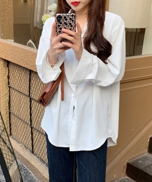 yuue' ( wear )（ユーイ）の「オーバーサイズ シンプルロングスリーブシャツ（シャツ/ブラウス・レディース・ホワイト/ベージュ/ブルー・FREE）」の6枚目の写真