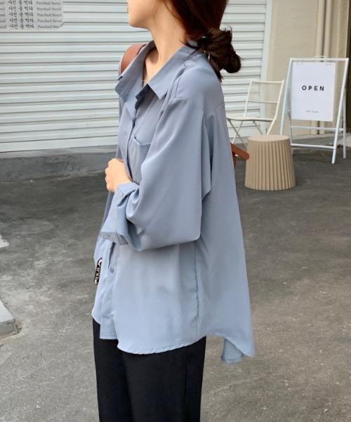 yuue' ( wear )（ユーイ）の「オーバーサイズ シンプルロングスリーブシャツ（シャツ/ブラウス・レディース・ホワイト/ベージュ/ブルー・FREE）」の10枚目の写真