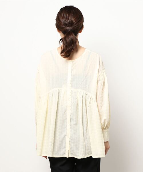 KOBE LETTUCE（コウベレタス）の「前後2wayラウンドカッティングティアードブラウス（シャツ/ブラウス・レディース・ホワイト系その他/グリーン系その他/オレンジ系その他/スモークピンク・FREE）」の5枚目の写真