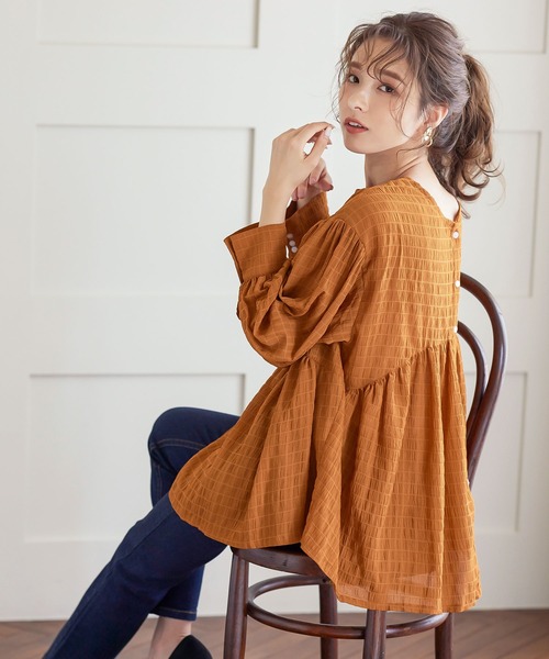 KOBE LETTUCE（コウベレタス）の「前後2wayラウンドカッティングティアードブラウス（シャツ/ブラウス・レディース・ホワイト系その他/グリーン系その他/オレンジ系その他/スモークピンク・FREE）」の4枚目の写真