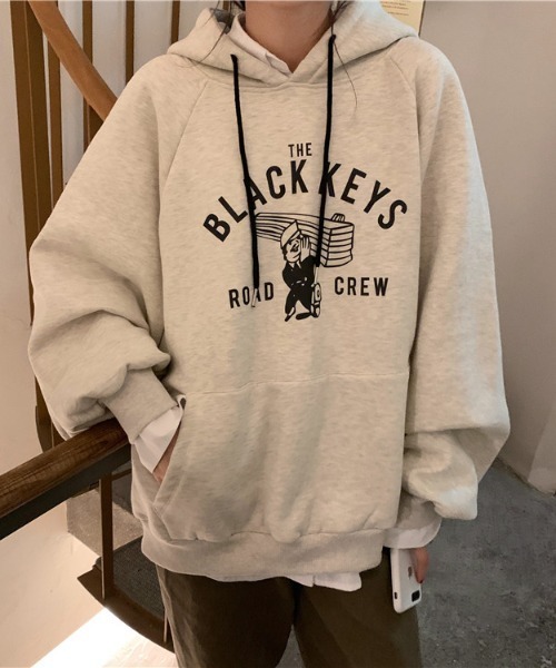 MANGROVE（マングローブ）の「ビンテージ風ロゴプリントスウェットパーカー（パーカー・レディース・ライトグレー/ダークグレー・FREE）」の17枚目の写真