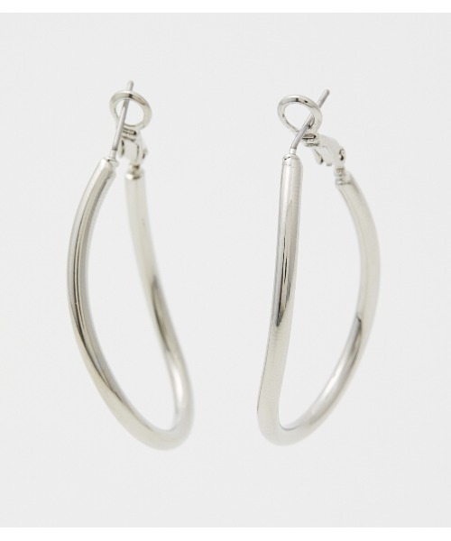 AZUL by moussy（アズールバイマウジー）の「OVAL BIG HOOP EARRINGS/オーバルビッグフープイアリング（ピアス（両耳用）・レディース・シルバー/ゴールド系その他・FREE）」の2枚目の写真