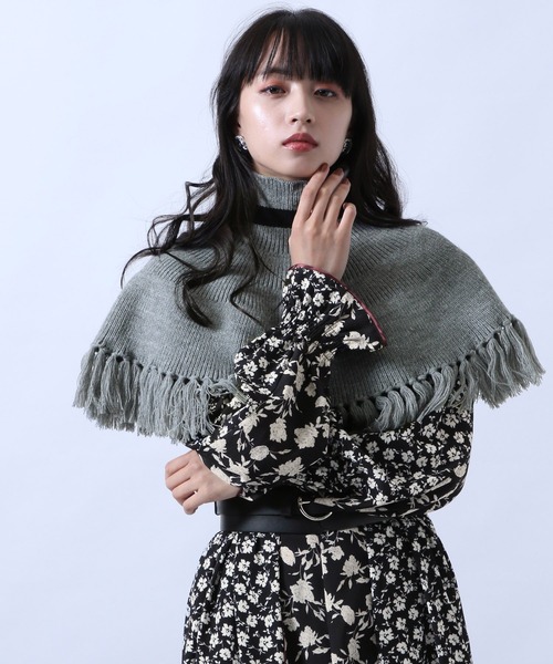 HARE（ハレ）の「ケープフリンジハイネックウォーマー(HARE)（ネックウォーマー/スヌード・レディース・ホワイト/ブラック/グレー・FREE）」の17枚目の写真