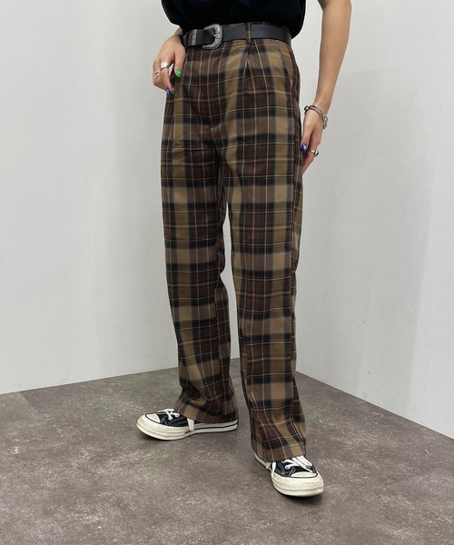 apres jour mignon（アプレジュールミニョン）の「チェックストレートパンツ【SETUP着用可能】【ZOZOTOWN限定アイテム】（その他パンツ・レディース・ベージュ/カーキ/ブラウン系その他・SMALL/MEDIUM/X-LARGE）」の2枚目の写真