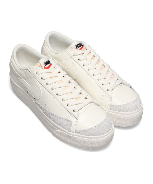 NIKE(ナイキ)の「NIKE W BLAZER LOW PLATFORM / ナイキ ウィメンズ ブレーザー LOW プラットフォーム 【SP】(スニーカー・レディース・ホワイト・25.0cm/24.5cm/24.0cm/23.5cm/23.0cm)」の7枚目の写真