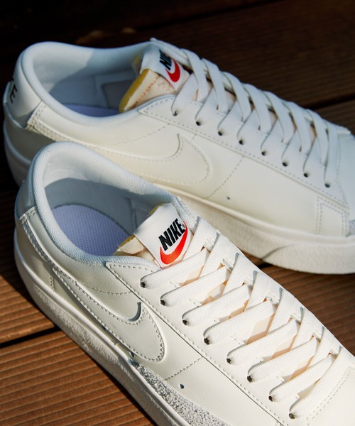 NIKE(ナイキ)の「NIKE W BLAZER LOW PLATFORM / ナイキ ウィメンズ ブレーザー LOW プラットフォーム 【SP】(スニーカー・レディース・ホワイト・25.0cm/24.5cm/24.0cm/23.5cm/23.0cm)」の9枚目の写真