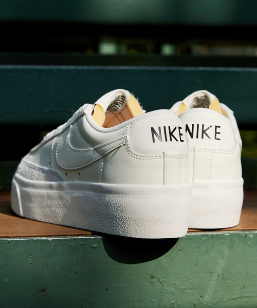 NIKE(ナイキ)の「NIKE W BLAZER LOW PLATFORM / ナイキ ウィメンズ ブレーザー LOW プラットフォーム 【SP】(スニーカー・レディース・ホワイト・25.0cm/24.5cm/24.0cm/23.5cm/23.0cm)」の10枚目の写真