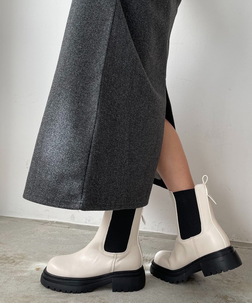210nouve(トゥージュヌーブ)の「サイドゴアチェルシーブーツ(ブーツ・レディース・ホワイト/ブラック・36/38/37/39/35)」の15枚目の写真