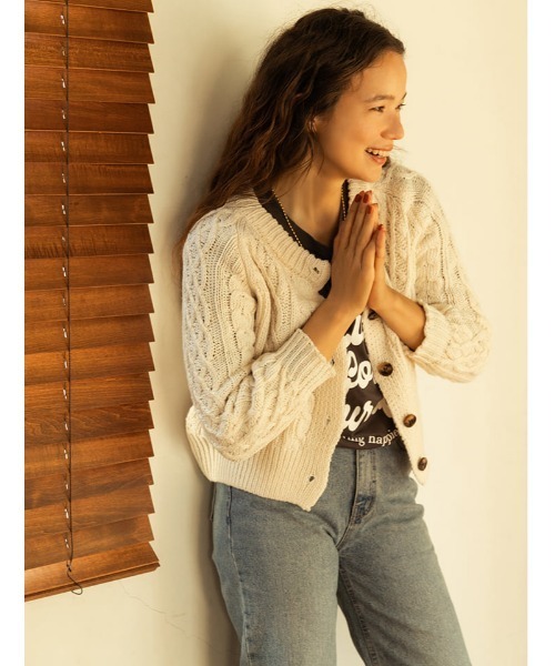 fifth（フィフス）の「ケーブルニットカーディガン（カーディガン/ボレロ・レディース・パープル/モカ/ライトベージュ・MEDIUM）」の4枚目の写真