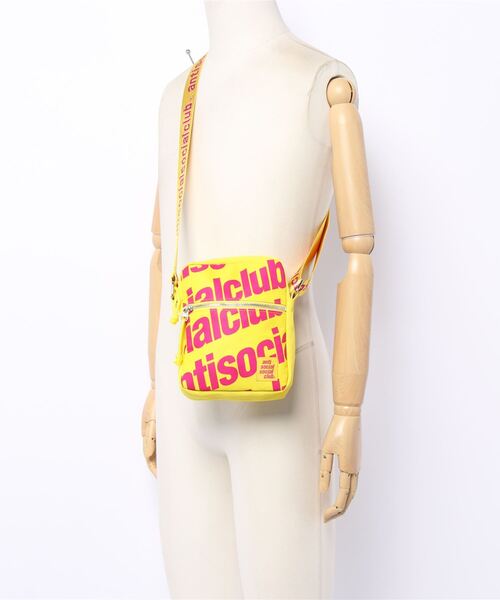 ANTI SOCIAL SOCIAL CLUB（アンチソーシャルソーシャルクラブ）の「Antisocialsocialclub/アンチソーシャルソーシャルクラブ/Belong 2 You SideBag（ショルダーバッグ・メンズ・イエロー/ブラック・FREE）」の6枚目の写真