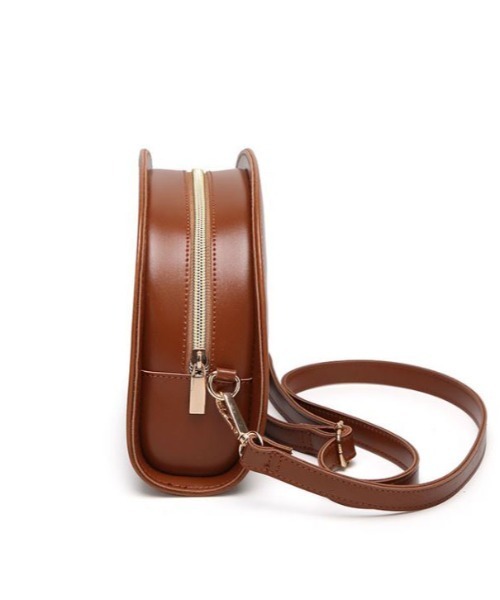 MAISON BREEZE（メゾンブリーズ）の「【MAISON BREEZE】M.B.Zハーフムーンショルダー KNF（ショルダーバッグ・レディース・ブラック/ワイン/ブラウン・FREE）」の5枚目の写真