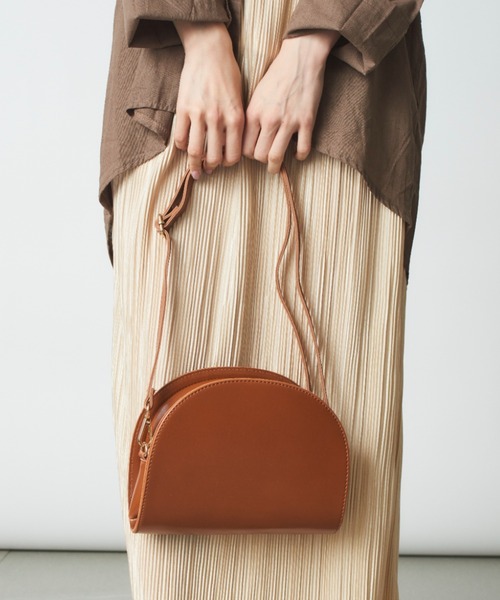 MAISON BREEZE（メゾンブリーズ）の「【MAISON BREEZE】M.B.Zハーフムーンショルダー KNF（ショルダーバッグ・レディース・ブラック/ワイン/ブラウン・FREE）」の12枚目の写真