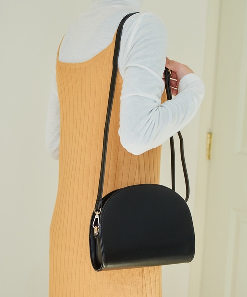 MAISON BREEZE（メゾンブリーズ）の「【MAISON BREEZE】M.B.Zハーフムーンショルダー KNF（ショルダーバッグ・レディース・ブラック/ワイン/ブラウン・FREE）」の18枚目の写真