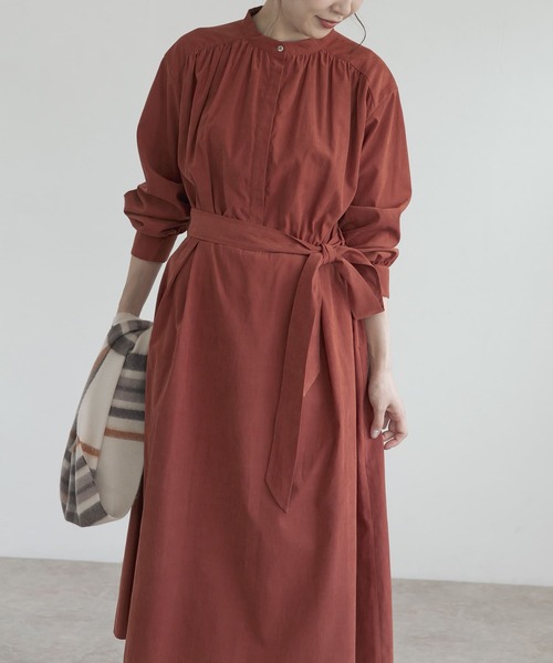 URBAN RESEARCH ROSSO(アーバンリサーチロッソ)の「スウェードライクギャザーワンピース(ワンピース・レディース・ネイビー/ブラウン系その他/ブラウン・FREE)」の8枚目の写真