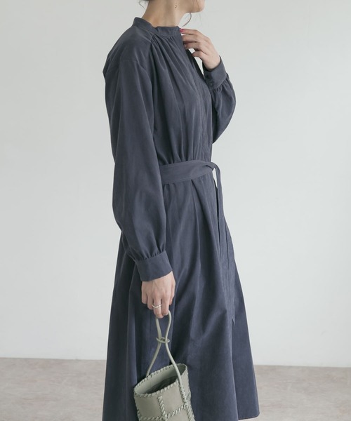 URBAN RESEARCH ROSSO(アーバンリサーチロッソ)の「スウェードライクギャザーワンピース(ワンピース・レディース・ネイビー/ブラウン系その他/ブラウン・FREE)」の15枚目の写真