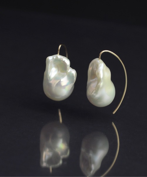 anq.（アンク）の「「anq.」K10・ バロックパールOneStoneピアス（ピアス（両耳用）・レディース・ホワイト・ONE SIZE）」の5枚目の写真