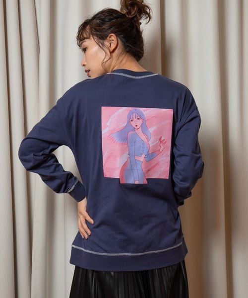 vis-`a-vis(ビサビ)の「【WEB限定】【コラボ】ミチ&藍にいなイラストステッチ配色ロングTシャツ(Tシャツ/カットソー・レディース・ホワイト/ブラウン系その他3/ネイビー・FREE)」の4枚目の写真