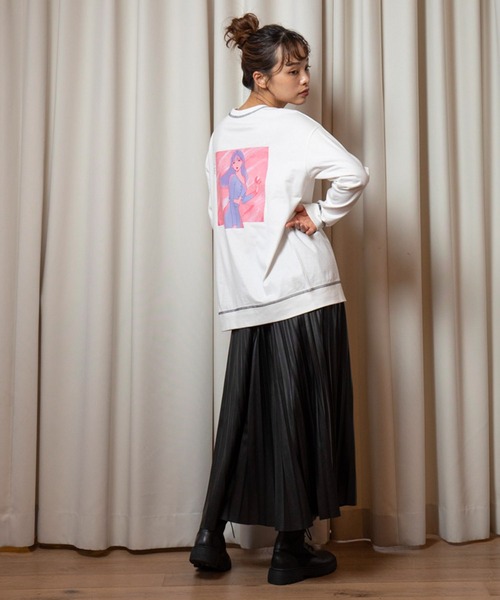 vis-`a-vis(ビサビ)の「【WEB限定】【コラボ】ミチ&藍にいなイラストステッチ配色ロングTシャツ(Tシャツ/カットソー・レディース・ホワイト/ブラウン系その他3/ネイビー・FREE)」の11枚目の写真