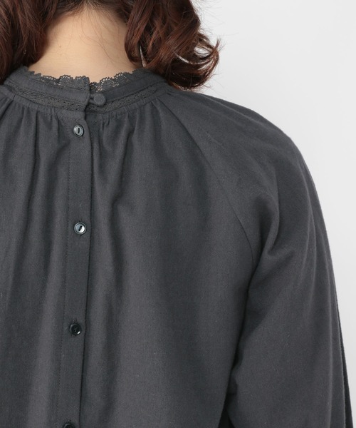 studio CLIP（スタディオクリップ）の「ダブルフロントダンレースブラウス（シャツ/ブラウス・レディース・グレー/オフホワイト/スモーク・MEDIUM/LARGE）」の11枚目の写真