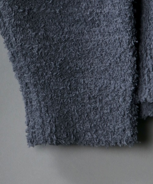 SITRY（シトリー）の「Boucle Crew neck knit /ブークレ クルーネックニット（ルームウェア/パジャマ・メンズ・チャコールグレー/グレイッシュベージュ・M/L）」の5枚目の写真