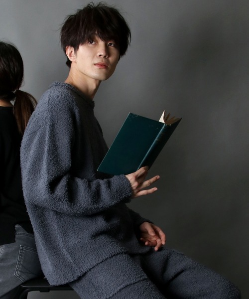 SITRY（シトリー）の「Boucle Crew neck knit /ブークレ クルーネックニット（ルームウェア/パジャマ・メンズ・チャコールグレー/グレイッシュベージュ・M/L）」の19枚目の写真