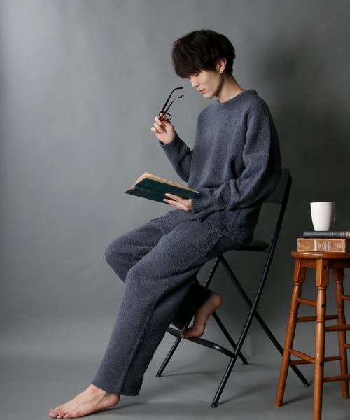 SITRY（シトリー）の「Boucle Crew neck knit /ブークレ クルーネックニット（ルームウェア/パジャマ・メンズ・チャコールグレー/グレイッシュベージュ・M/L）」の9枚目の写真