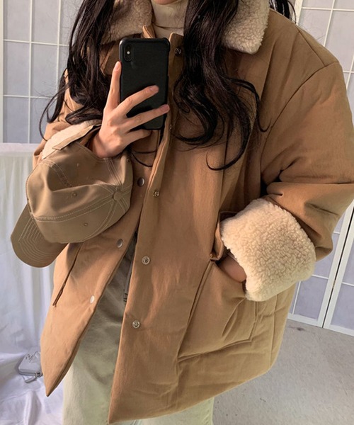 Girly Doll(ガーリードール)の「ボア中綿アウター(ブルゾン・レディース・ブラック/キャメル・FREE)」の1枚目の写真