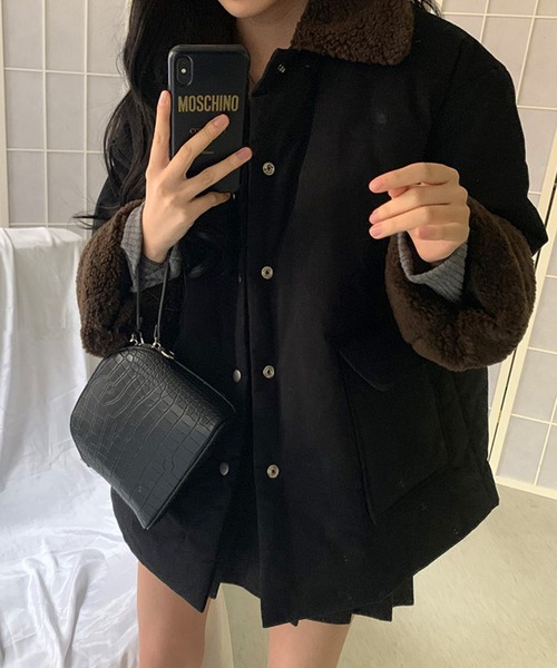 Girly Doll(ガーリードール)の「ボア中綿アウター(ブルゾン・レディース・ブラック/キャメル・FREE)」の3枚目の写真