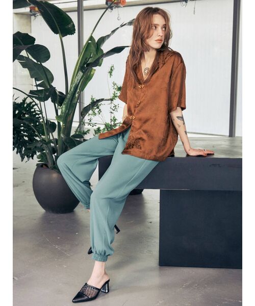 EVRIS（エヴリス）の「フロックボタンショートスリーブシャツ（シャツ/ブラウス・レディース・ブラウン/グリーン・FREE）」の4枚目の写真