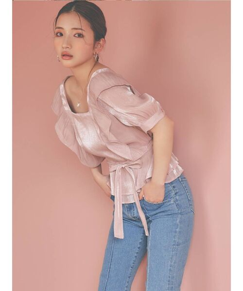 RESEXXY（リゼクシー）の「ラッフルシャイニーブラウス（シャツ/ブラウス・レディース・ブラック/ホワイト/ピンク・FREE）」の3枚目の写真