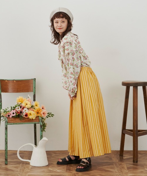 MERLOT(メルロー)の「フリルフラワーブラウス(シャツ/ブラウス・レディース・ホワイト/イエロー/ブルー・FREE)」の12枚目の写真