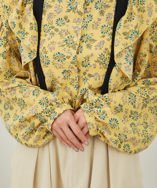 MERLOT(メルロー)の「フリルフラワーブラウス(シャツ/ブラウス・レディース・ホワイト/イエロー/ブルー・FREE)」の14枚目の写真