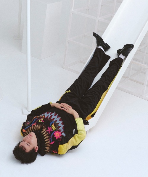 amok（アモク）の「KNIT TRACK JACKET（ジャージ・メンズ・グレー/ブラック・L/M/S）」の4枚目の写真