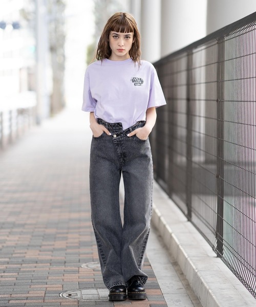 X-girl（エックスガール）の「FOAM PRINT LOGO S/S TEE/発泡プリントロゴ　Tシャツ（Tシャツ/カットソー・レディース・ライトパープル/ブラック/ホワイト・M/L/S/XL）」の6枚目の写真