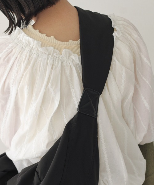 Crisp（クリスプ）の「パフショルダーバッグ（ショルダーバッグ・レディース・ブラック/アイボリー/ブラウン/カーキ/ベージュ・FREE）」の17枚目の写真