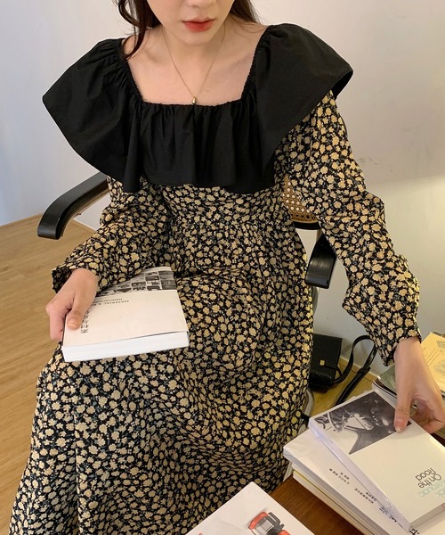 Dita Muaj.（ディータムアージュ）の「2wayレトロ小花柄ワンピース(オフショルダー)（ワンピース・レディース・ブラック/グリーン・FREE）」の2枚目の写真