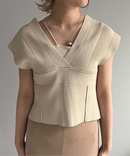 CAPRICIEUX LE'MAGE（カプリシューレマージュ）の「ブロッキング深Vプルオーバー（ニット/セーター・レディース・ブラック/ベージュ・FREE）」の7枚目の写真